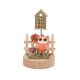 Őszi dekorációs figura (narancssárga bagoly bordó gombával fa hengeren kerítéssel és házikóval)  -  vásároljon online minőségi fajátékokat